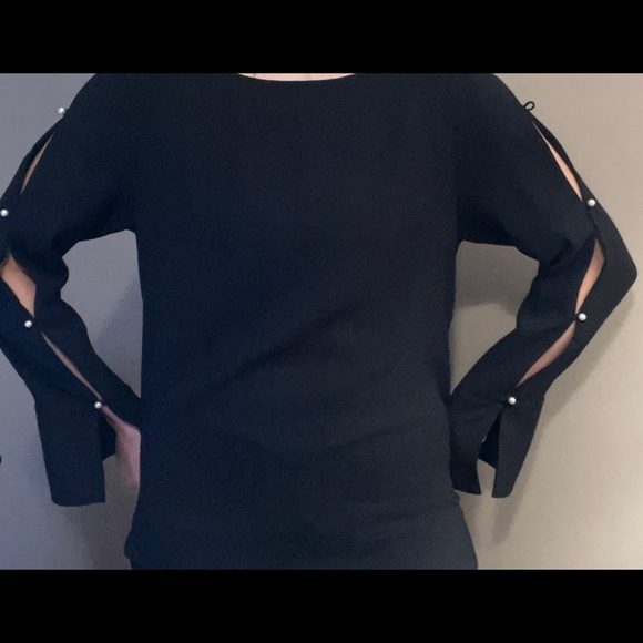 💕NWT. ANN TAYLOR Black, long bell sleeved Blouse w- Pearl Details. Large.BLOUSE - Picture 4 of 13